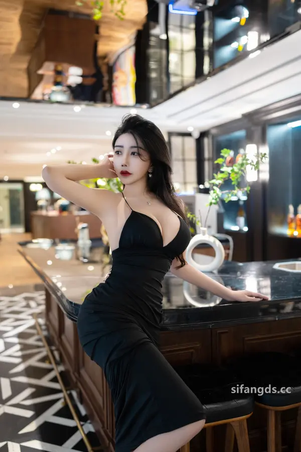 Vol. 0240 李若汐《私购流出》(84P + 4V)