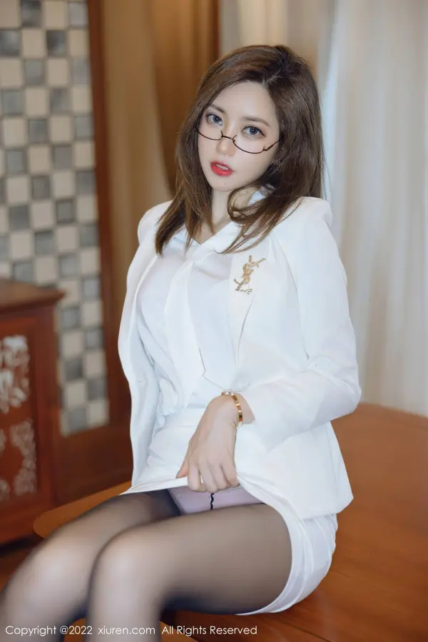 Vol. 04544 绮里嘉ula(76P)