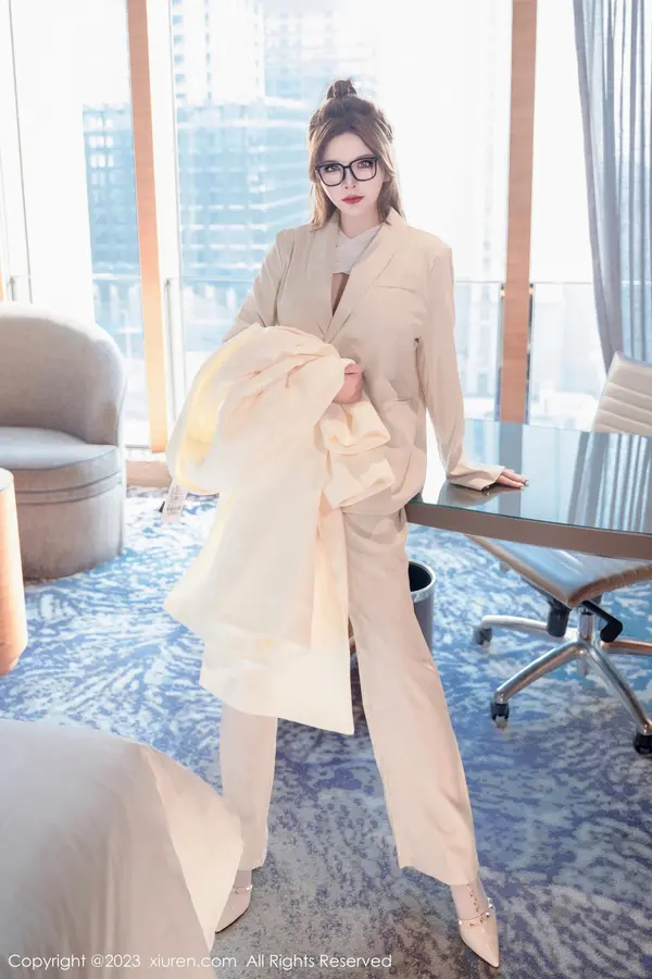Vol. 07865 伊丽莎有点白(65P)