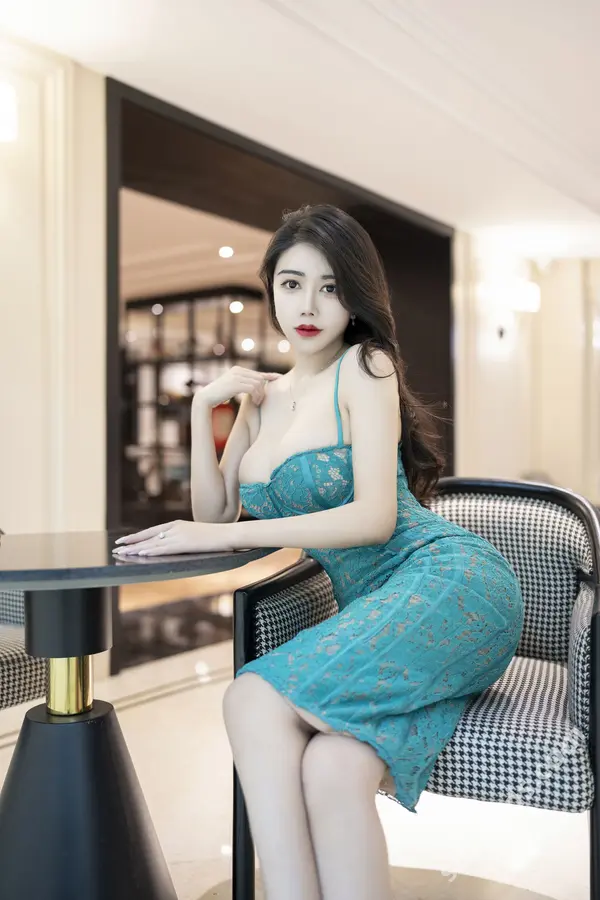 Vol. 0251 李若汐《私购流出》(90P + 4V)
