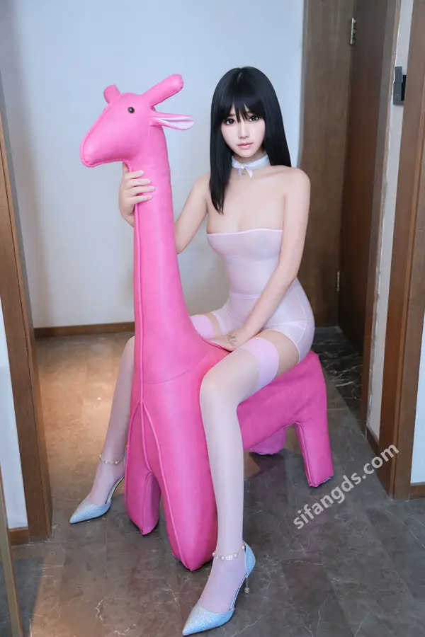 Vol. 8790 姚若兮vay《私购流出》(83P + 2V)