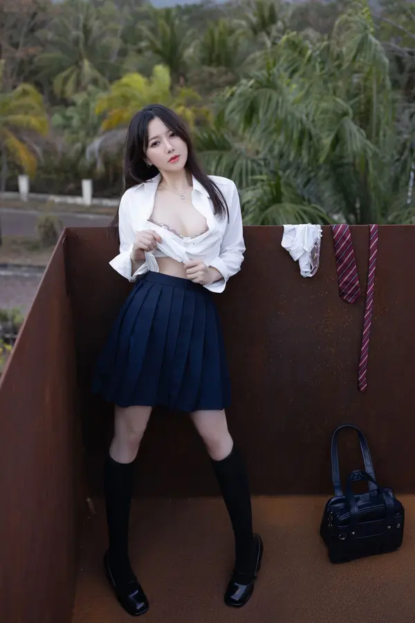 鱼子酱Fish《外出回忆录》(120P)