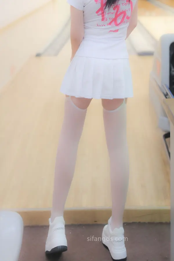 Vol. 8118 小薯条nienie《私购留出》(80P + 2V)-妹子录-美女图片|美女写真 专注超高清美女图片分享网站