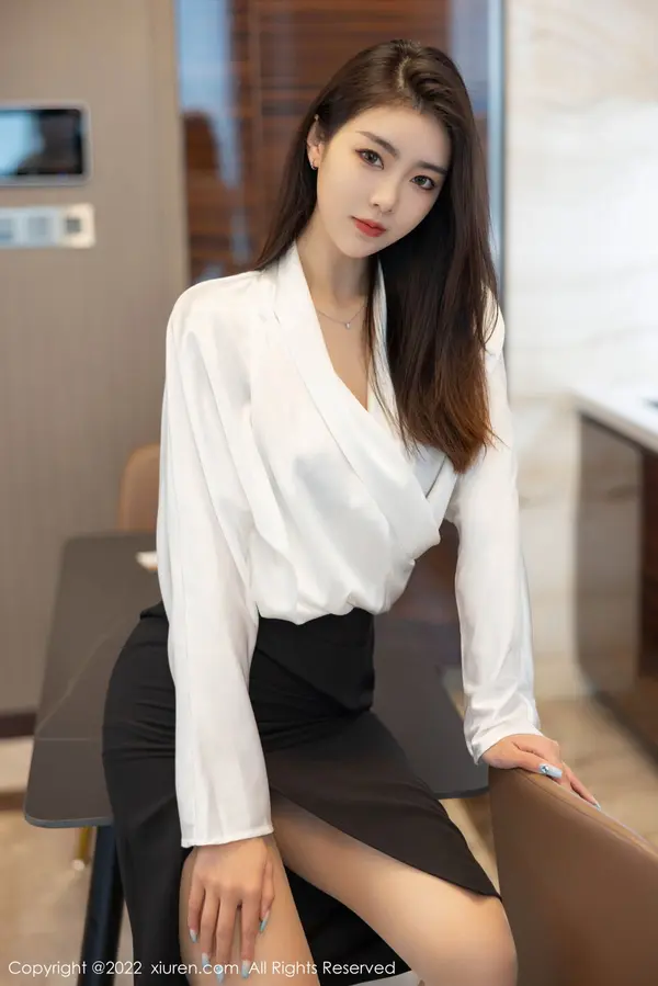 Vol. 04869 可乐Vicky(71P)