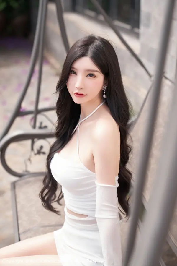 Vol. 05271 周于希Sally(90P)