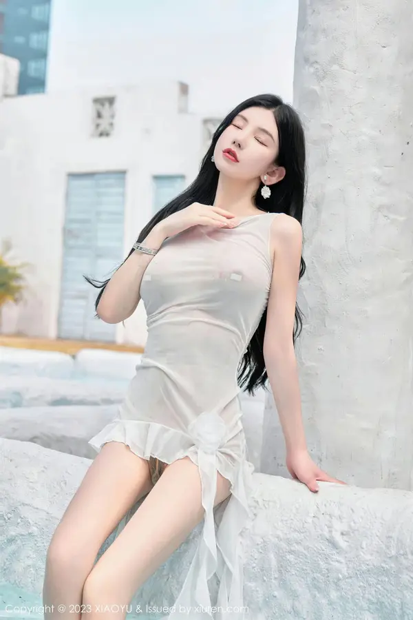Vol. 07049 周于希Sally(90P)