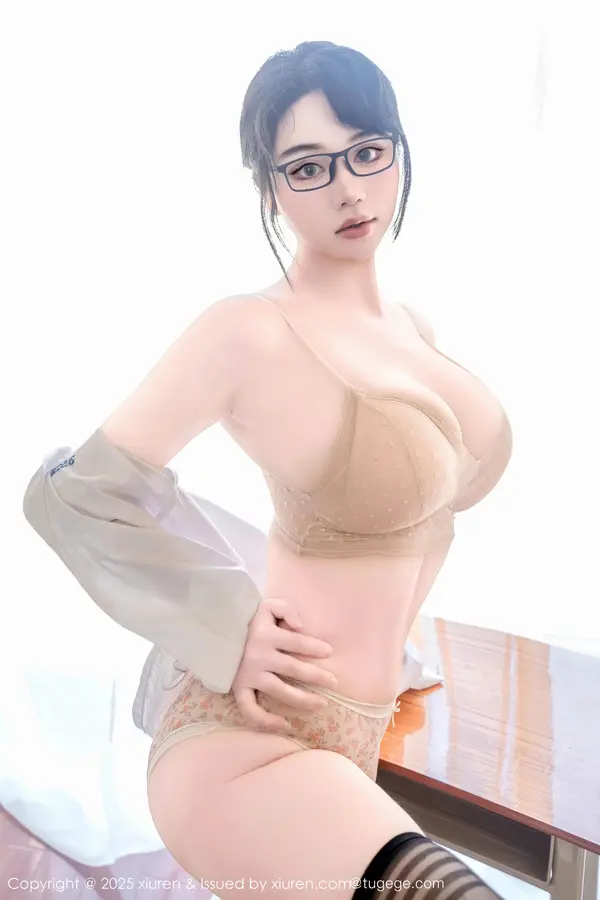 Vol. 10530 汐汐爱吃草莓(86P)