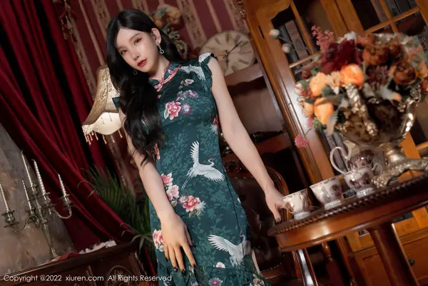 Vol. 04695 周于希Sally(81P)