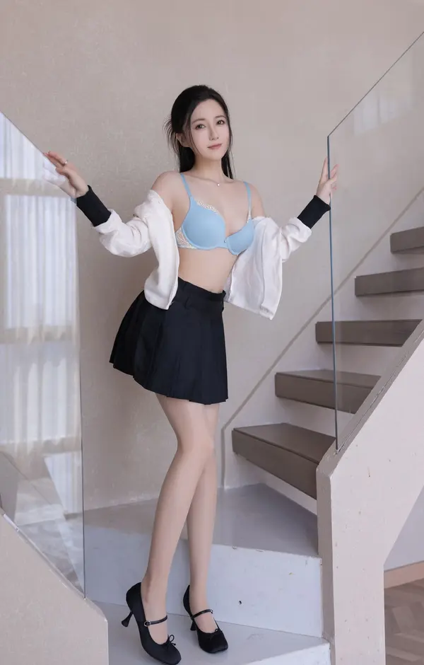 Vol. 10615 鱼子酱Fish《私购流出》(121P)