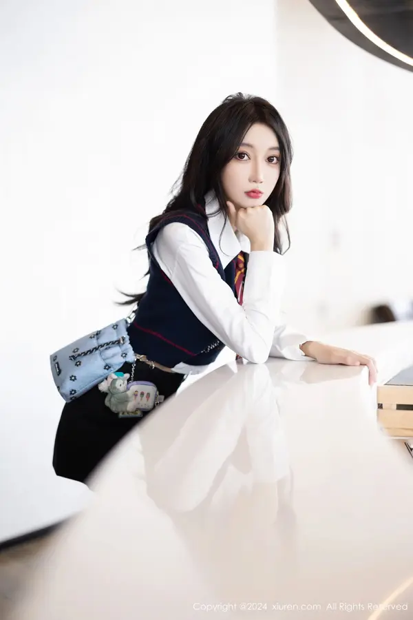 Vol. 08247 玥儿玥(83P)