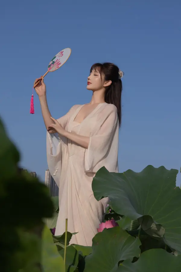 Vol. 10630 陆萱萱《私购流出》(91P)