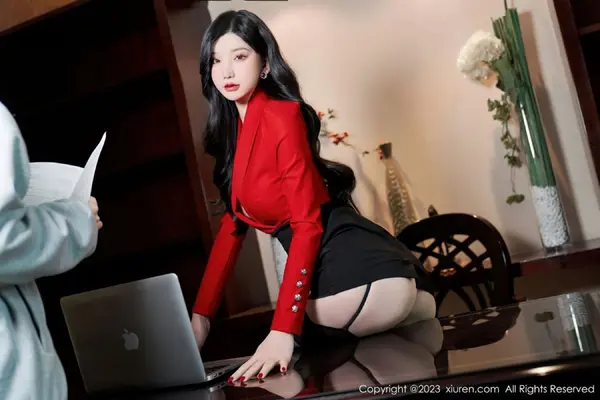 Vol. 06101 周于希Sally(85P)