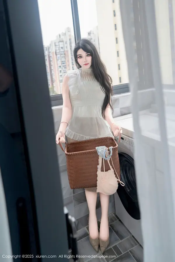 Vol. 11010 汐汐爱吃草莓(84P)