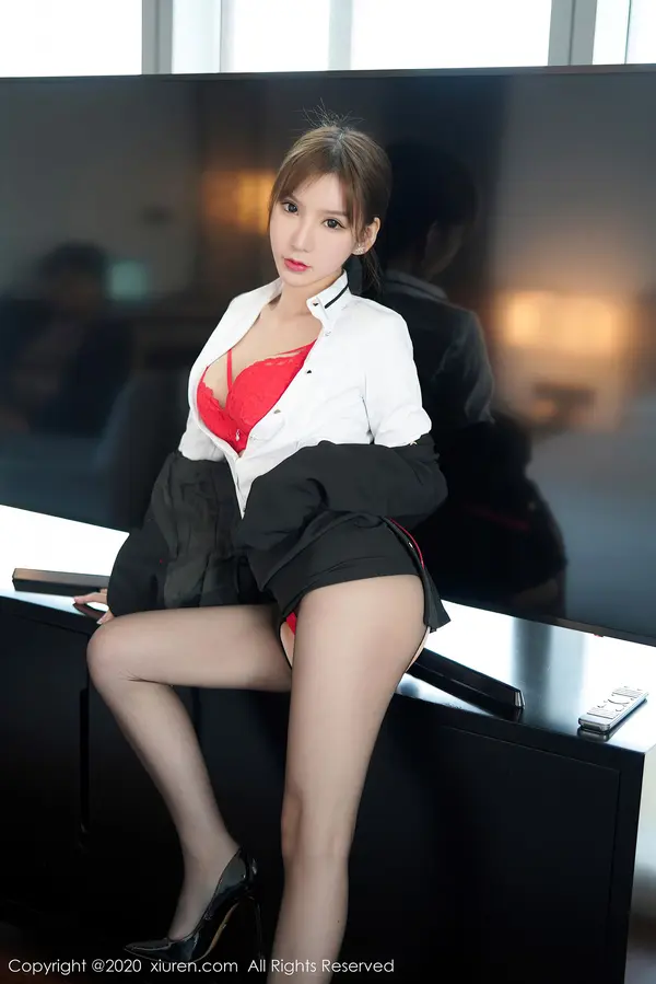 Vol. 02915 周于希Sandy(107P)