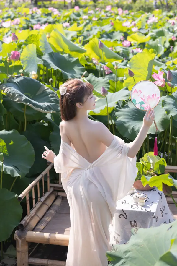 Vol. 10630 陆萱萱《私购流出》(91P)