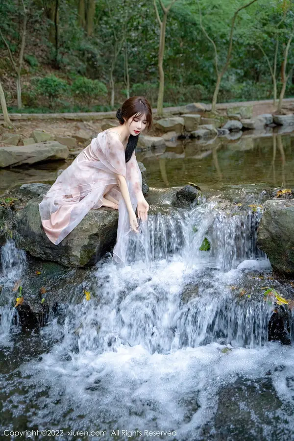 Vol. 5690 婠婠么(82P)