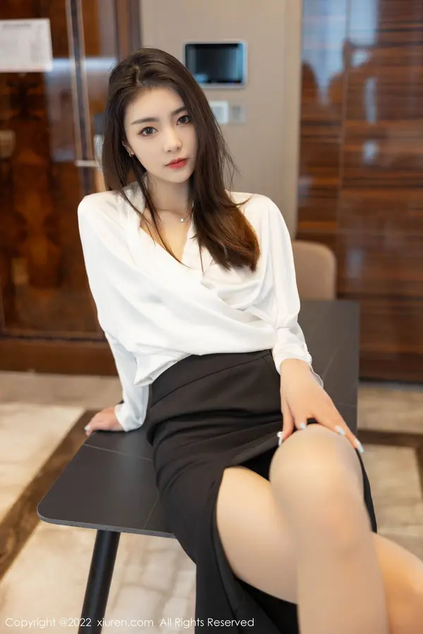 Vol. 04869 可乐Vicky(71P)
