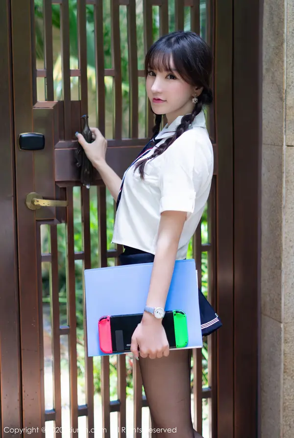 Vol. 02559 周于希Sandy(81P)