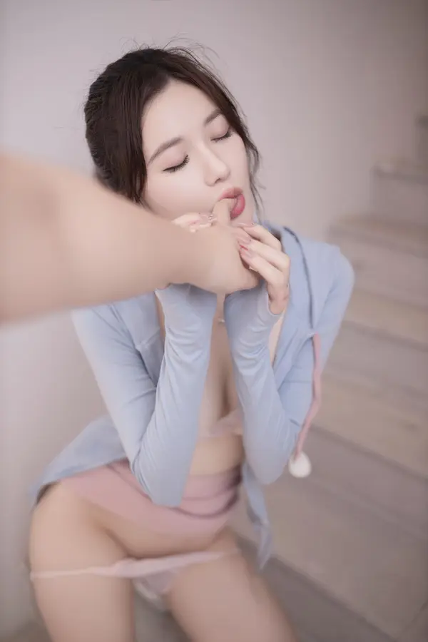 鱼子酱Fish《等下班的人》(130P)