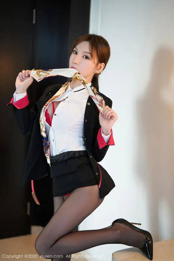 Vol. 02915 周于希Sandy(107P)
