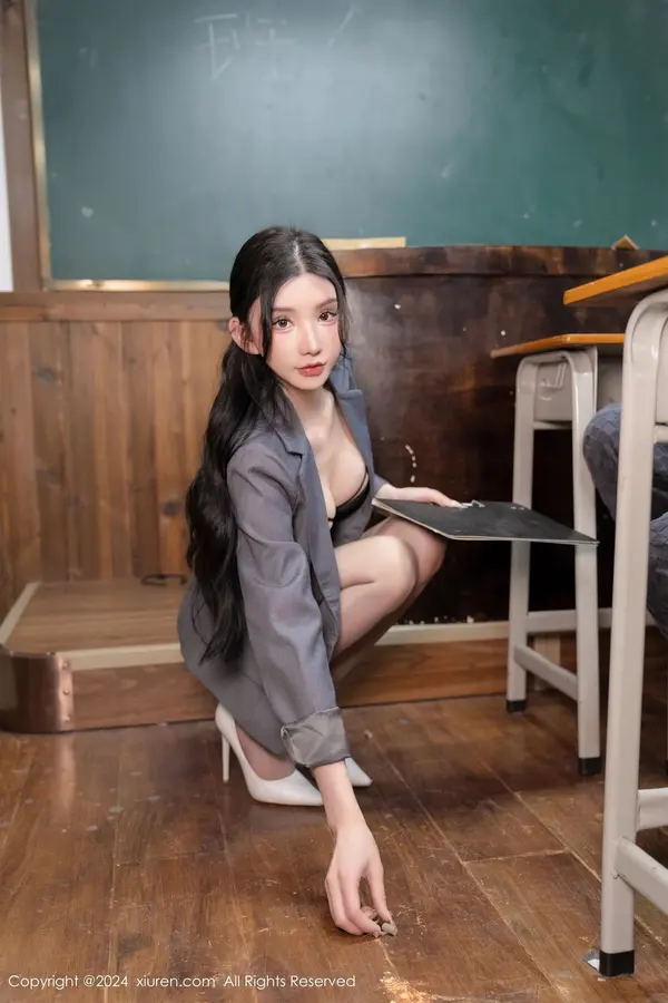 Vol. 08204 周于希Sally(94P)