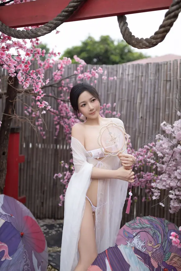 Vol. 8927 鱼子酱Fish《花想容》(120P)
