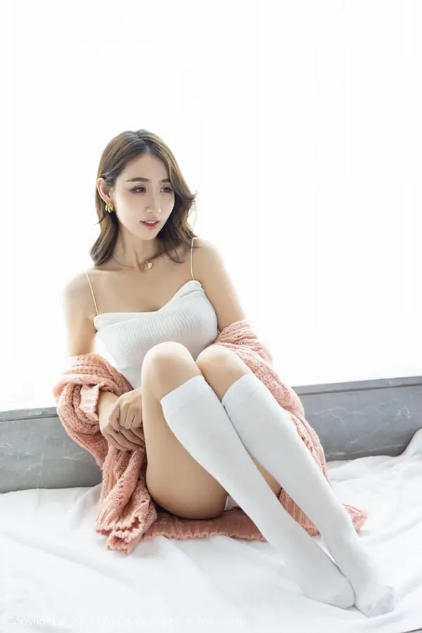 Vol. 0561 萌白酱(66P)