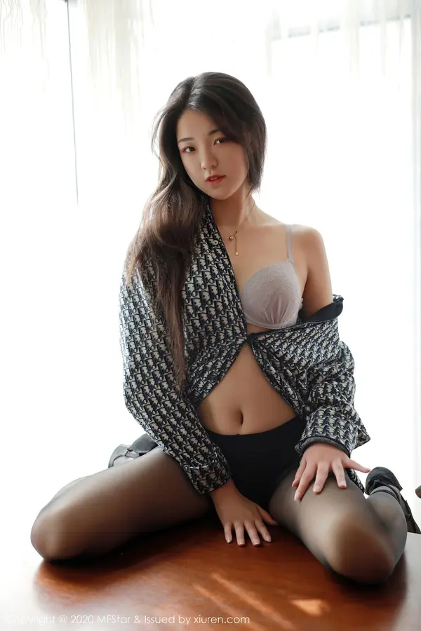 Vol. 0374 Laura苏雨彤(53P)