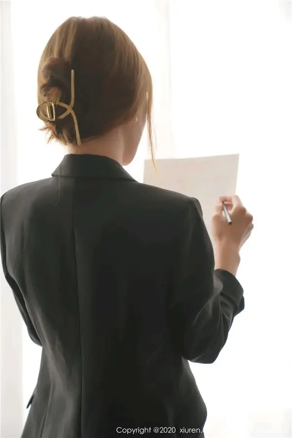 Vol. 02885 周于希Sandy(114P)