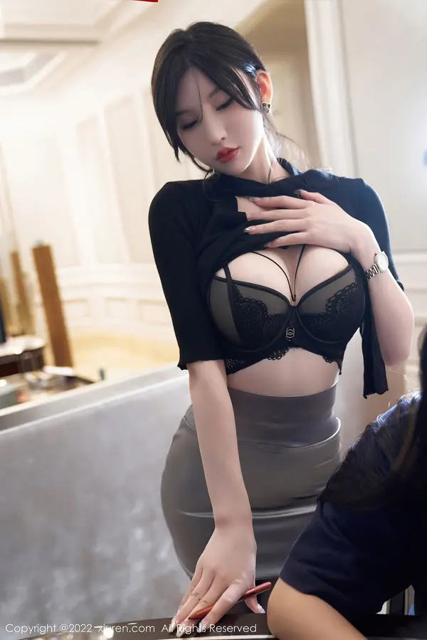 Vol. 05777 周于希Sally(90P)
