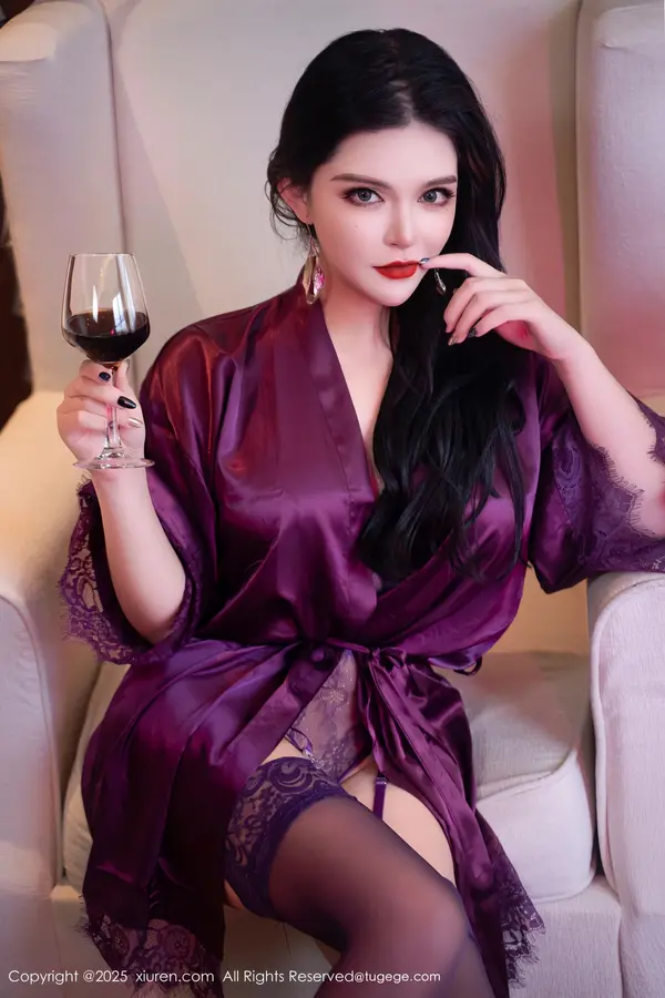 Vol. 10700 伊丽莎有点白(61P)