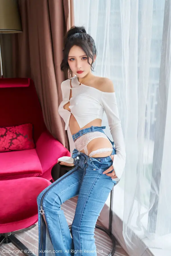Vol. 03720 Emily尹菲(65P)