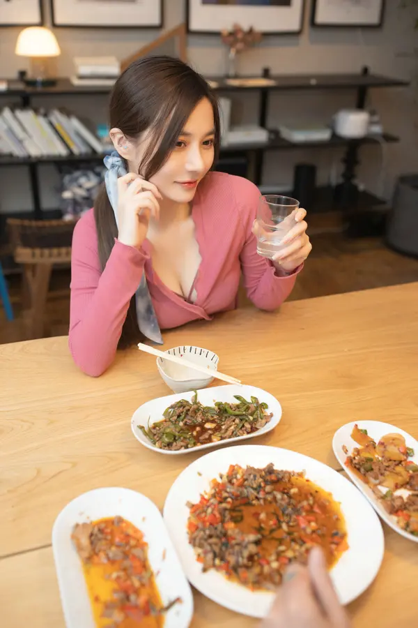 鱼子酱Fish《邻居借水》(90P)