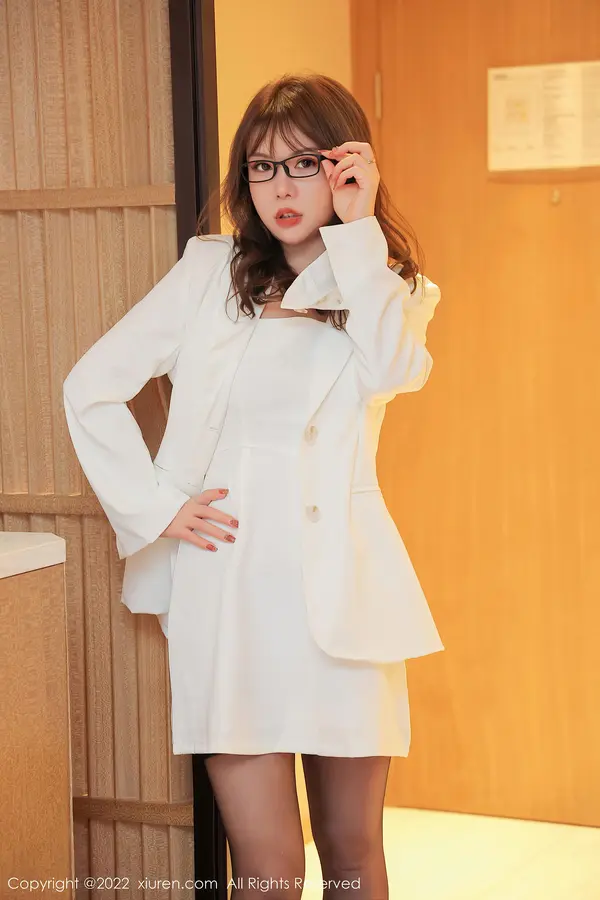 Vol. 04960 雅雯(48P)
