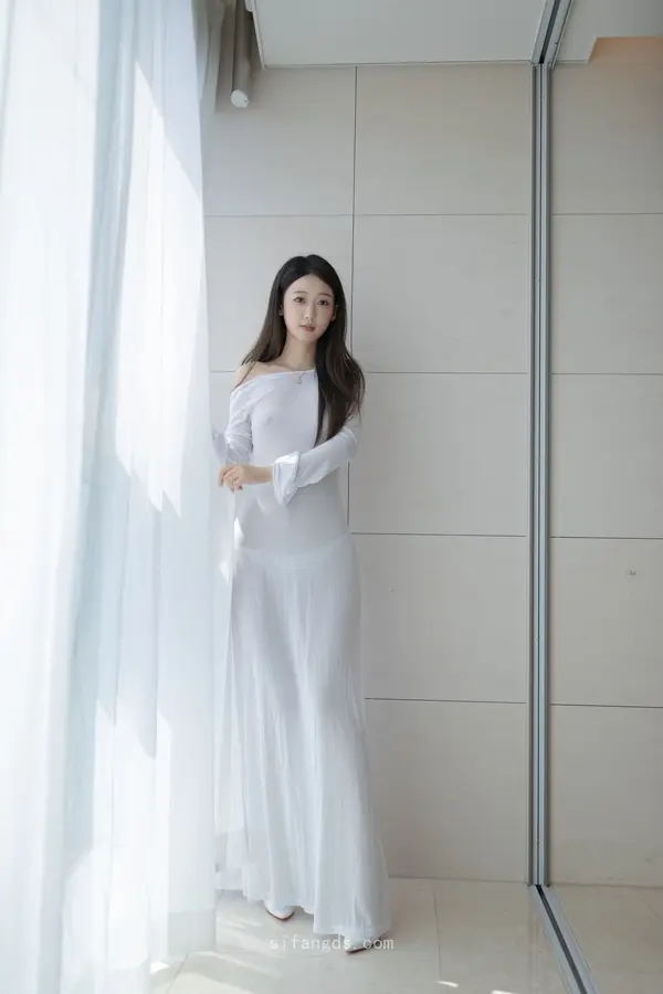 Vol. 9840 唐安琪《私购流出》(93P + 2V)
