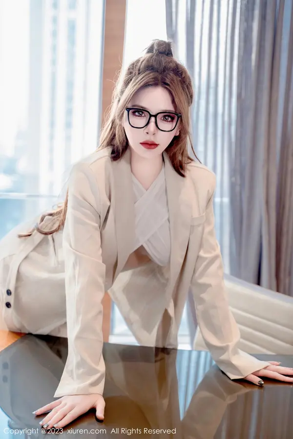 Vol. 07865 伊丽莎有点白(65P)