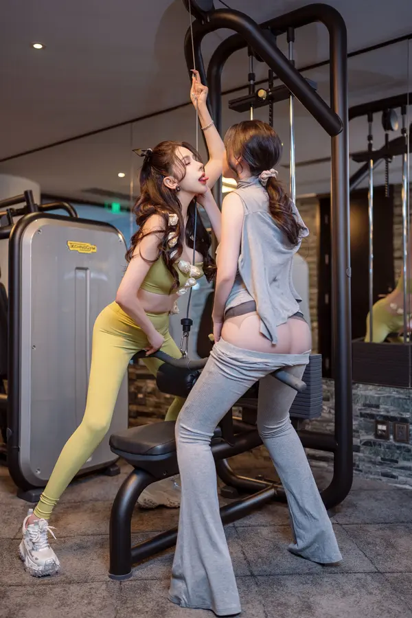 Vol. 0333 李丽莎&白茹雪abby《私购流出》(91P + 5V)