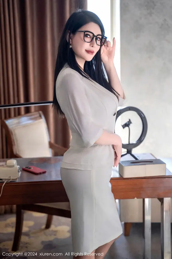 Vol. 08008 悦悦姐(64P)