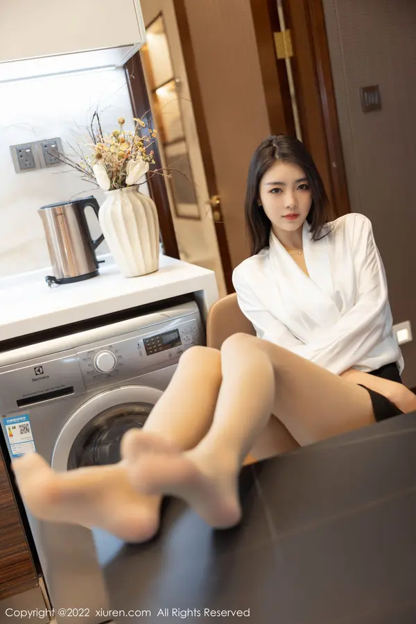 Vol. 04869 可乐Vicky(71P)