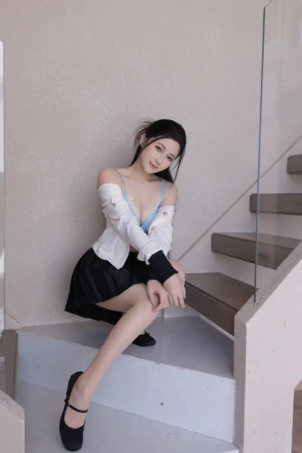Vol. 10615 鱼子酱Fish《私购流出》(121P)
