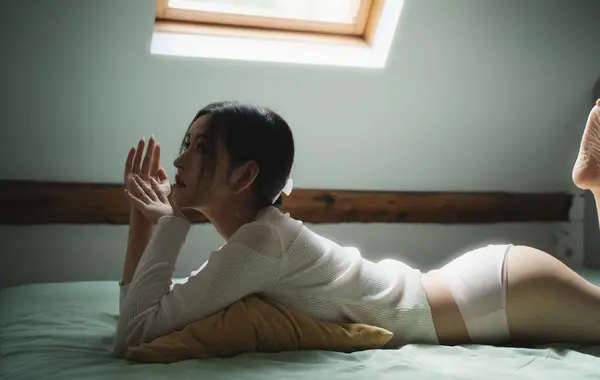 沈梦瑶《天窗激凸》(30P)