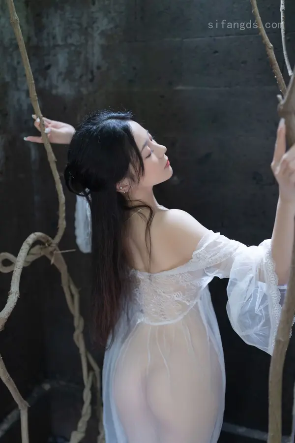 Vol. 10173 鱼子酱Fish《私购流出》(120P)