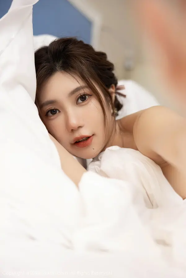 Vol. 04977 绮里嘉ula(64P)