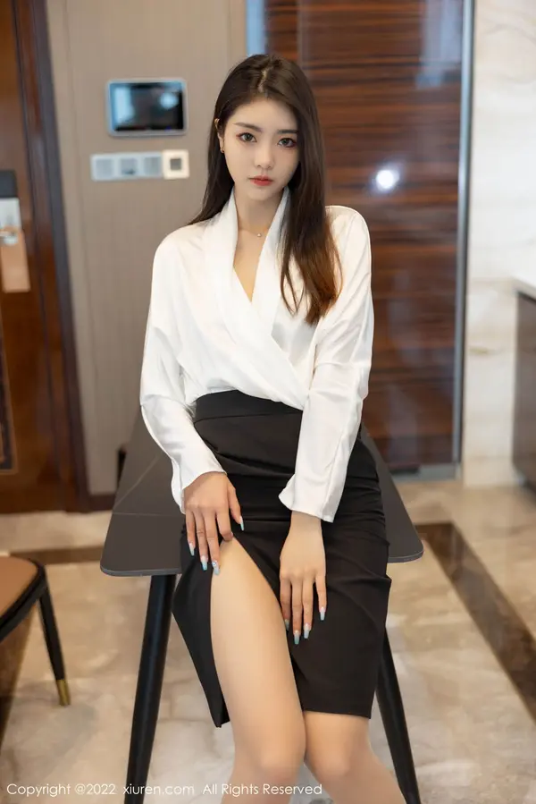 Vol. 04869 可乐Vicky(71P)