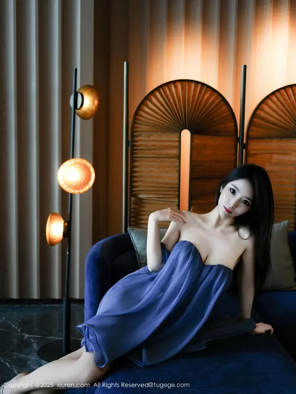 Vol. 10988 烧烧小桃(53P)