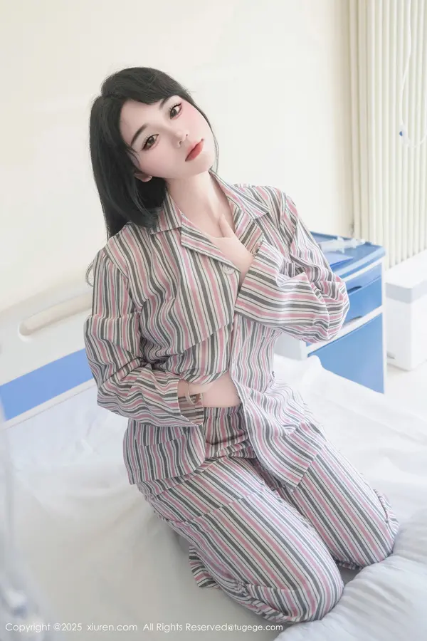 Vol. 10648 汐汐爱吃草莓(81P)