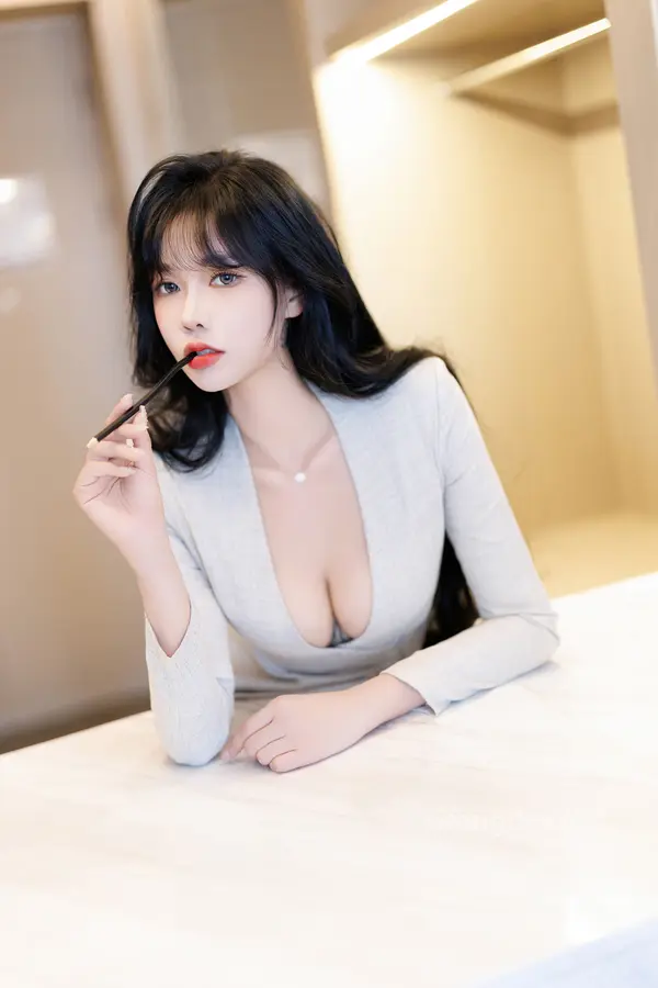 Vol. 9398 娜比《私购流出》(153P + 2V)