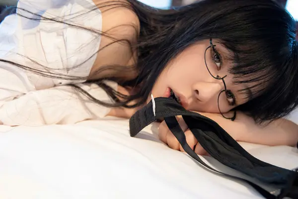 Vol. 04894 徐媛媛(50P)