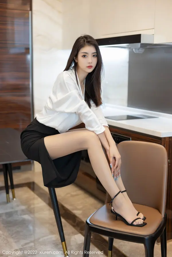 Vol. 04869 可乐Vicky(71P)
