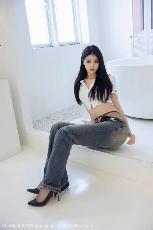 Vol. 07027 可乐Vicky(83P)